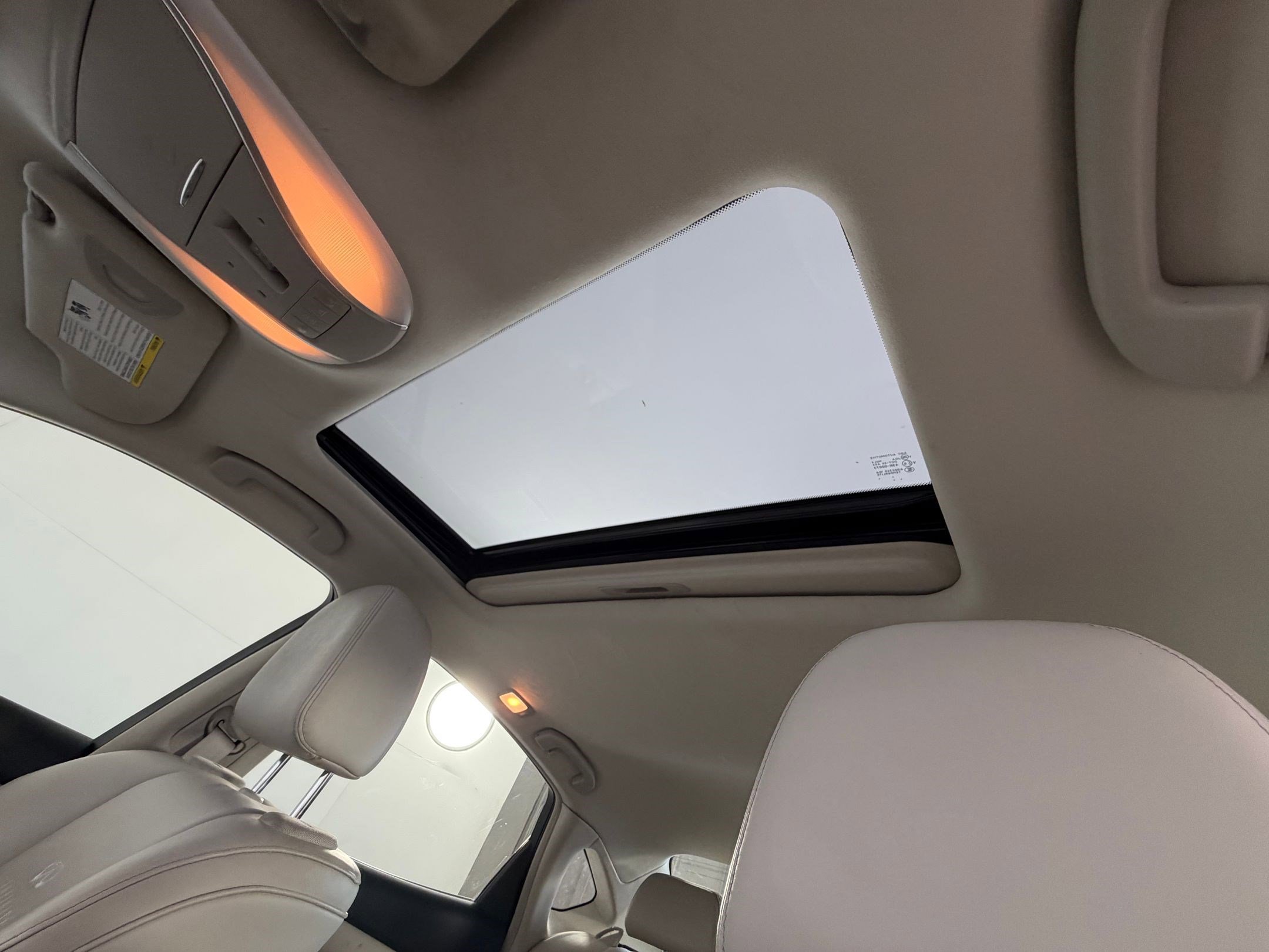 Used 2011 INFINITI M56 w/ Deluxe Touring Pkg image 14