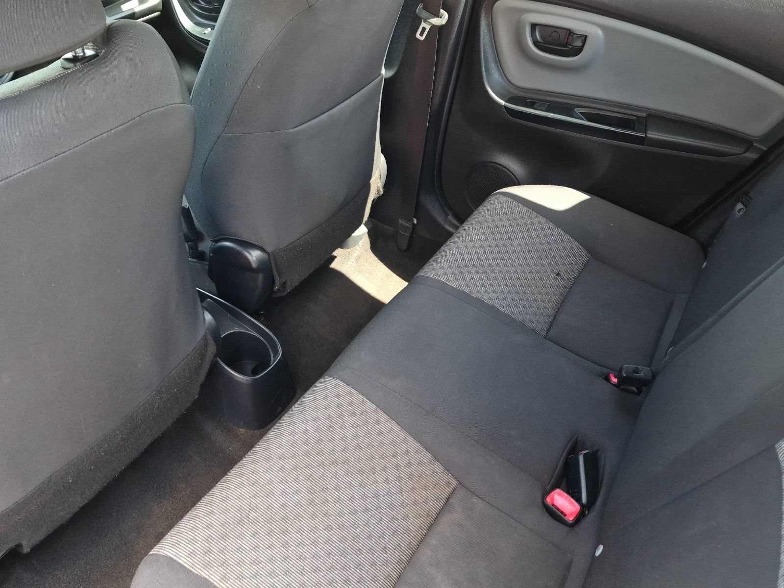 Used 2015 Toyota Yaris L FWD image 11