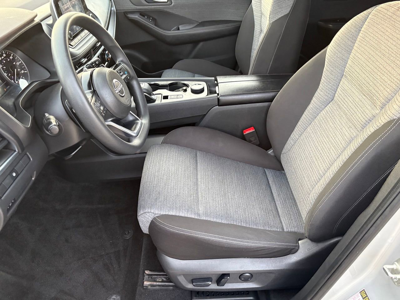 Certified 2023 Nissan Rogue SV image 31