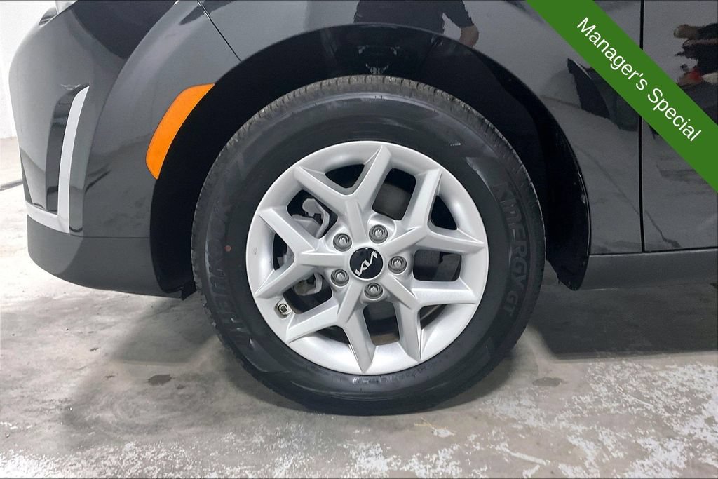 Used 2025 Kia Soul LX FWD image 10