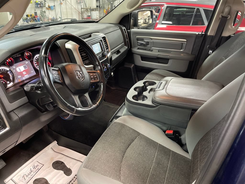Used 2017 RAM 1500 Classic SLT w/ Luxury Group AWD/4WD image 14