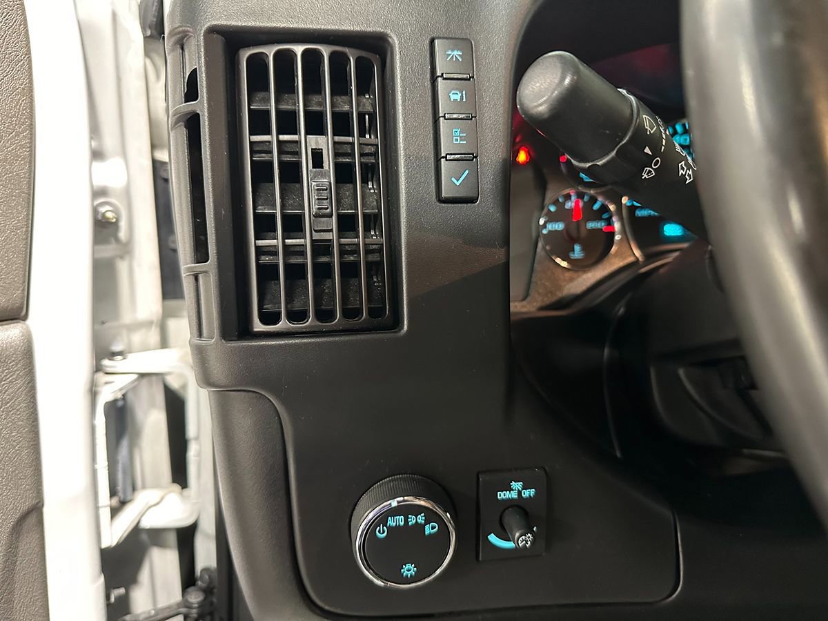 Used 2020 GMC Savana 2500 Extended w/ Enhanced Convenience Package RWD image 29