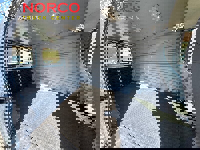 Used 2017 Chevrolet Express 2500 image 3