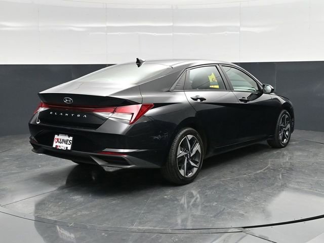 Used 2023 Hyundai Elantra SEL w/ Convenience Package FWD image 13