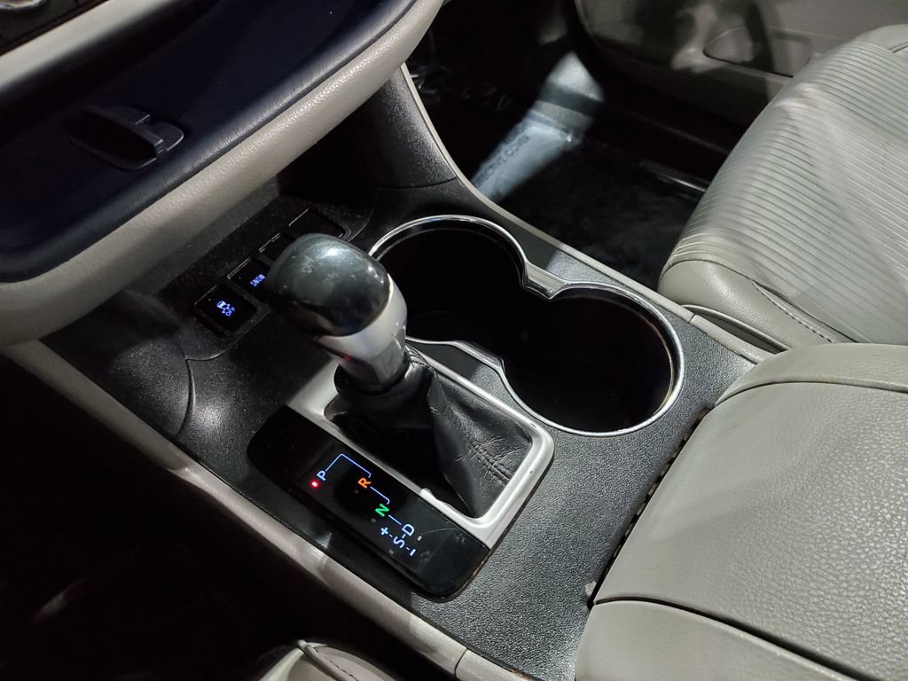 Used 2016 Toyota Highlander Plus FWD image 35