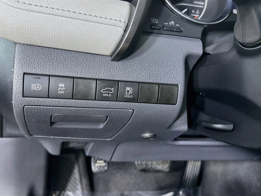 Certified 2019 Toyota Camry LE w/ Convenience Package FWD image 18
