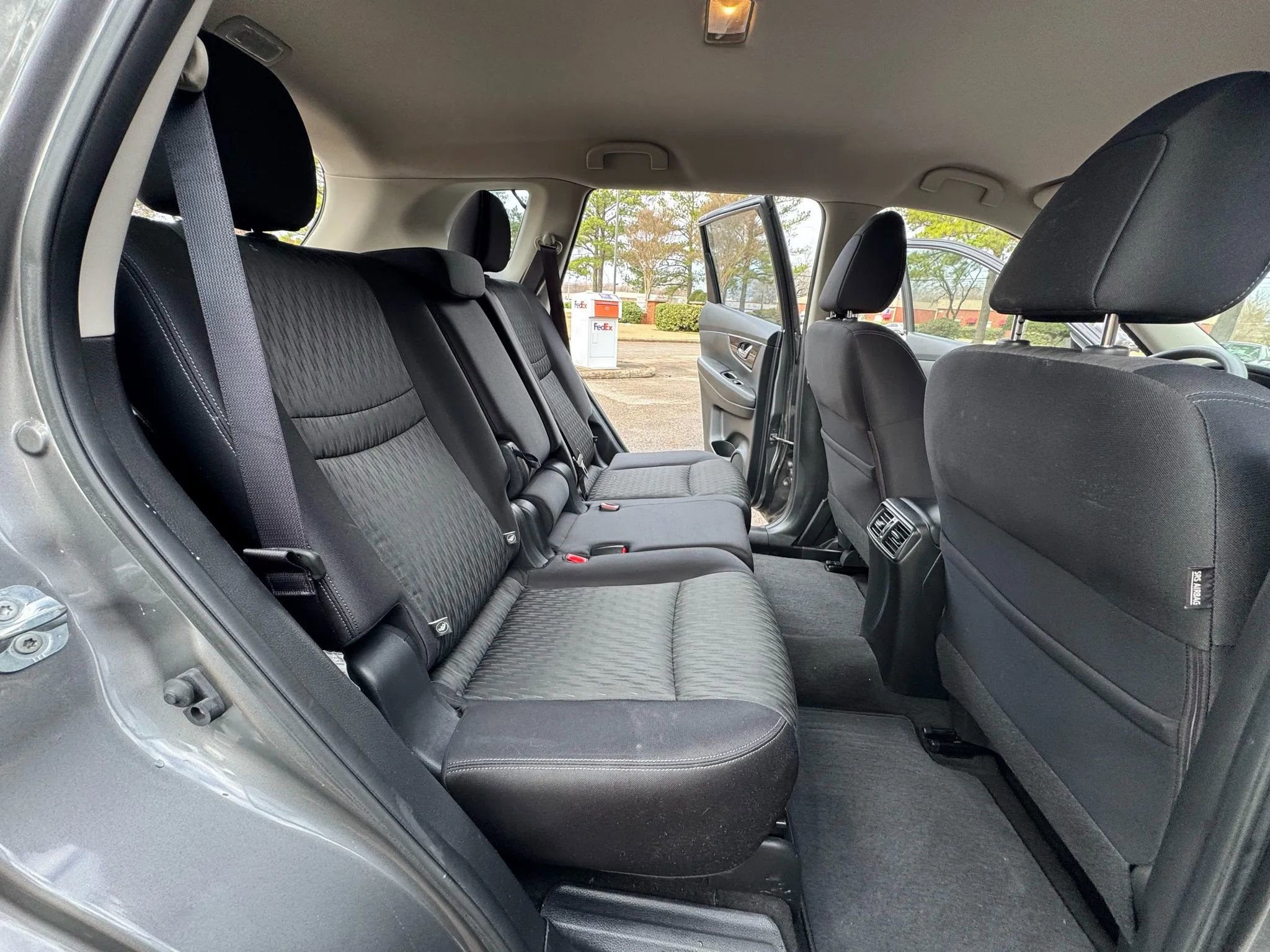 Used 2017 Nissan Rogue S image 15