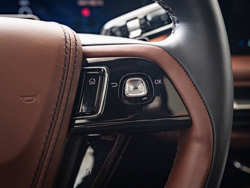 Used 2025 Lincoln Aviator Reserve w/ Equipment Group 201A image 28