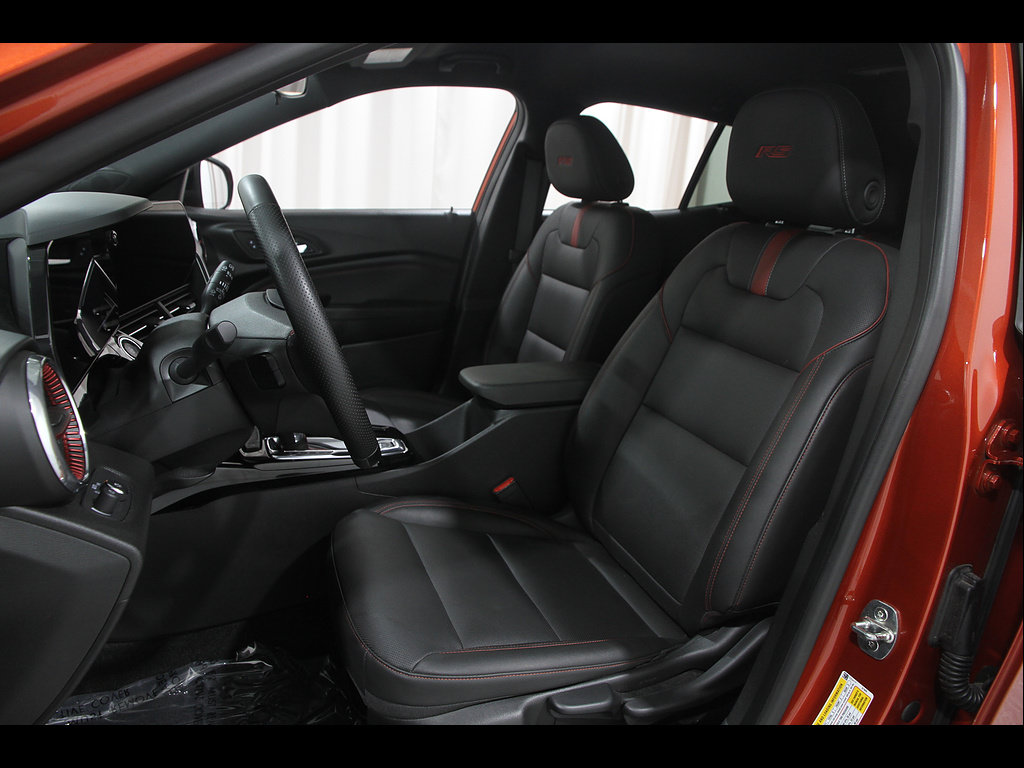 Certified 2024 Chevrolet Trax RS FWD image 5