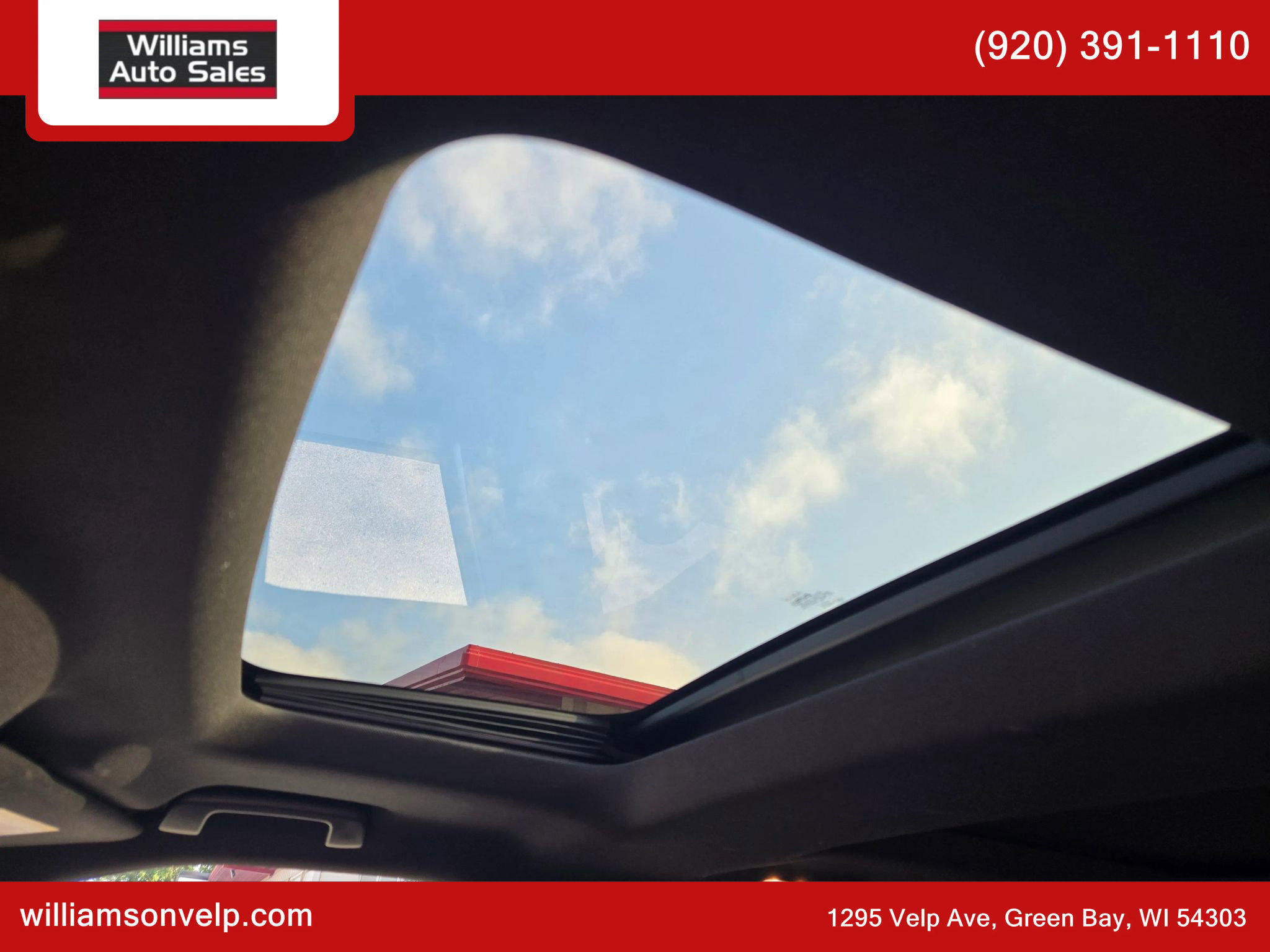 Used 2019 Ford Explorer Platinum image 3