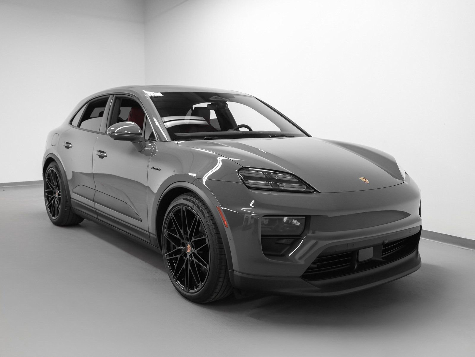 New 2026 Porsche Macan 4 Electric image 10
