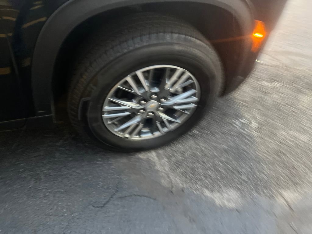 Used 2025 Chevrolet Traverse LT image 27