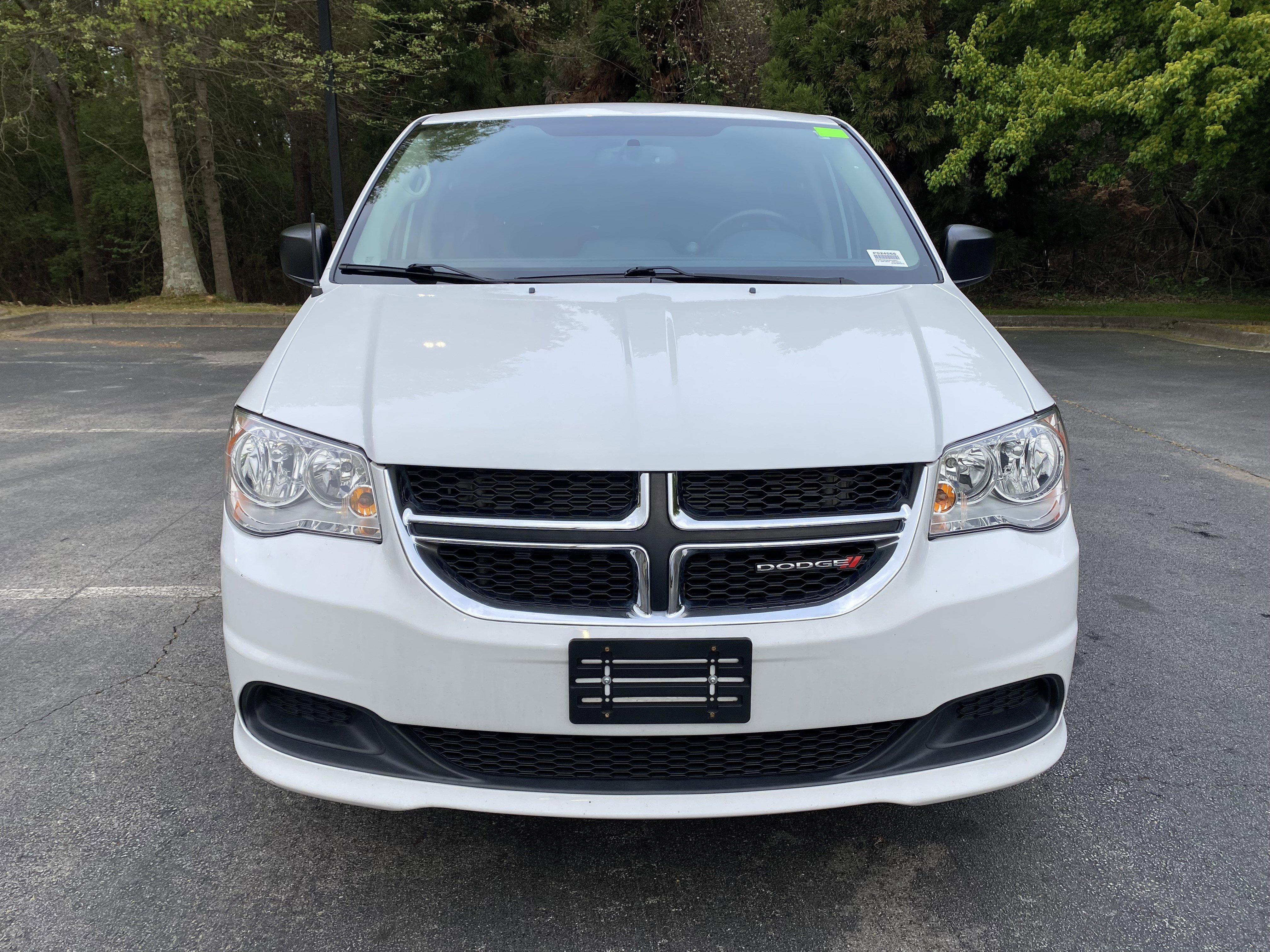 Used 2016 Dodge Grand Caravan American Value Package w/ UConnect Hands-Free Group image 3