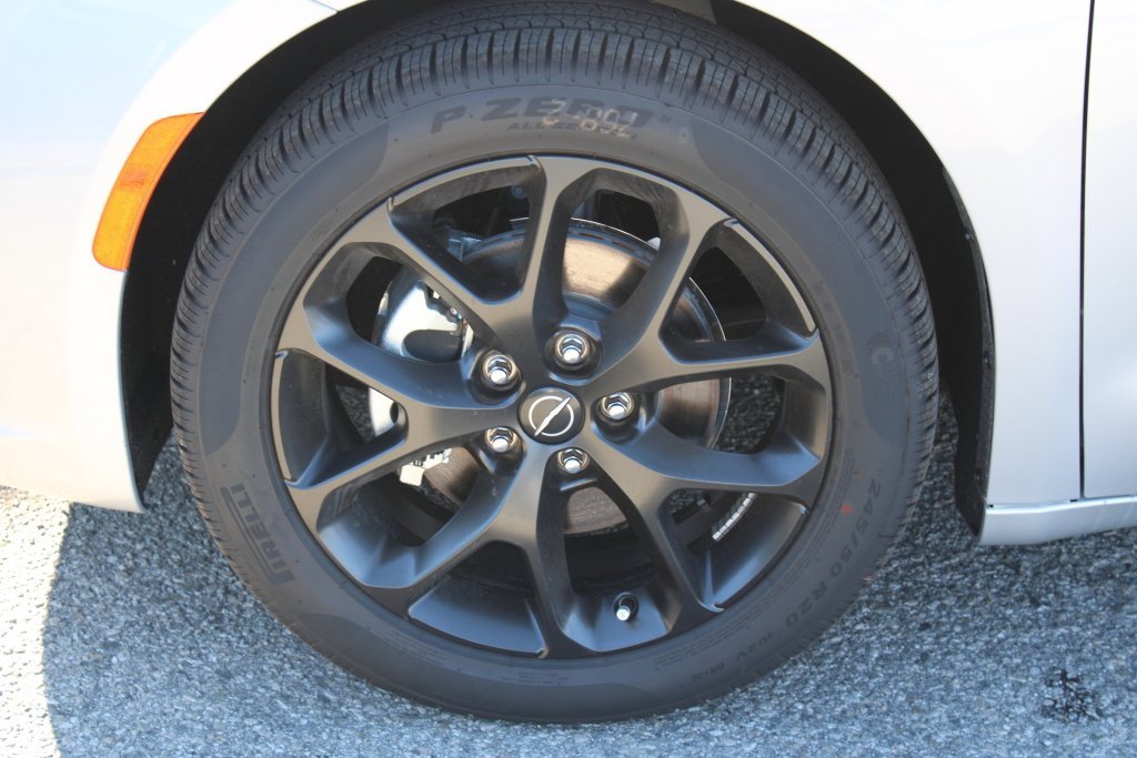 New 2026 Chrysler Pacifica Select w/ S Appearance Package image 8