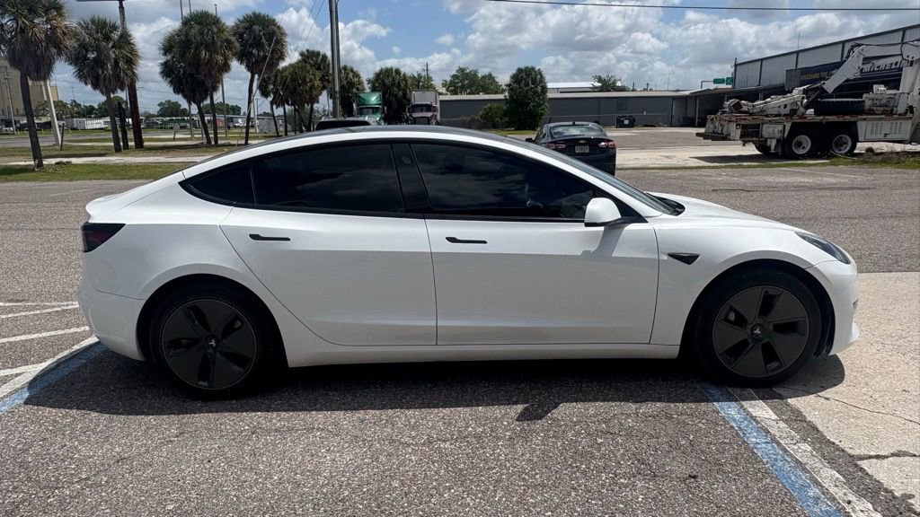 Used 2023 Tesla Model 3 Standard Range image 2
