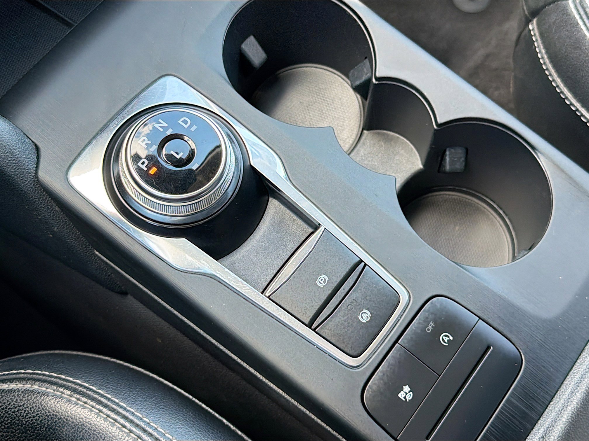 Used 2020 Ford Escape SEL image 28