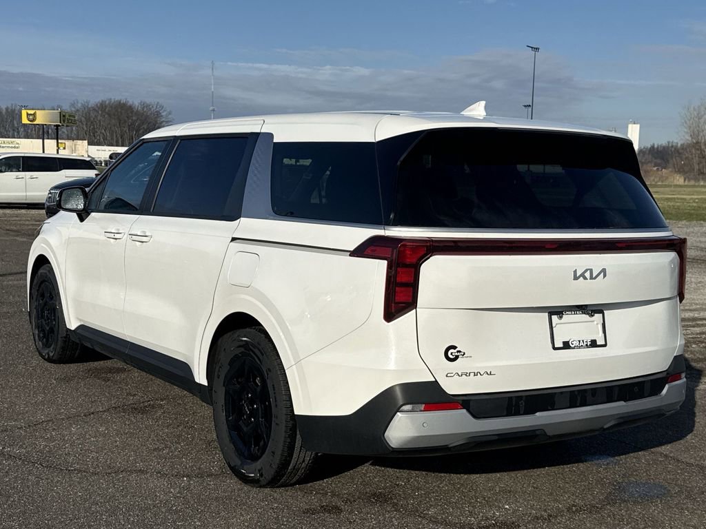 Used 2025 Kia Carnival image 6