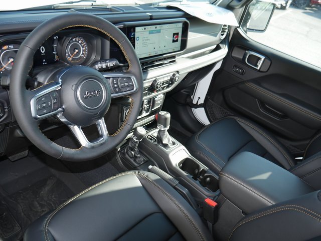 Used 2024 Jeep Wrangler Sahara w/ Technology Group image 17
