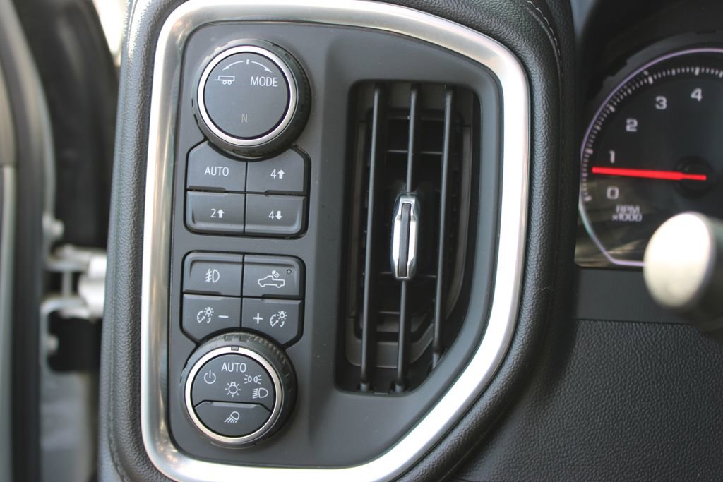 Used 2022 Chevrolet Silverado 2500 LTZ w/ Z71 Off-Road Package image 43