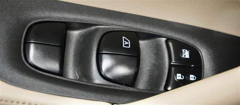 Used 2017 Nissan Rogue SV image 29