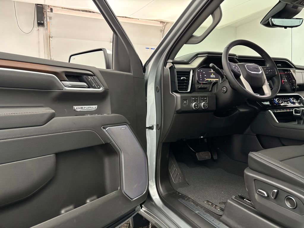 New 2026 GMC Sierra 1500 Denali w/ Denali Reserve Package image 17