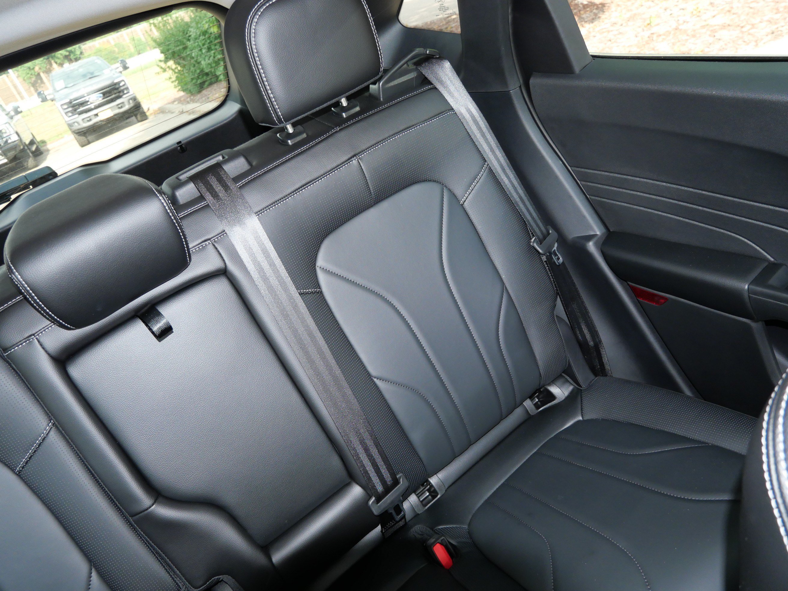 Used 2025 Ford Escape SE w/ PHEV Premium Package FWD image 14
