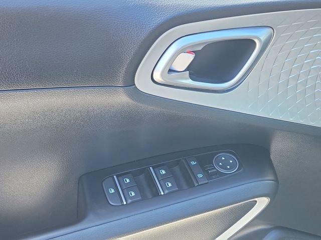 Used 2025 Kia Soul LX image 21