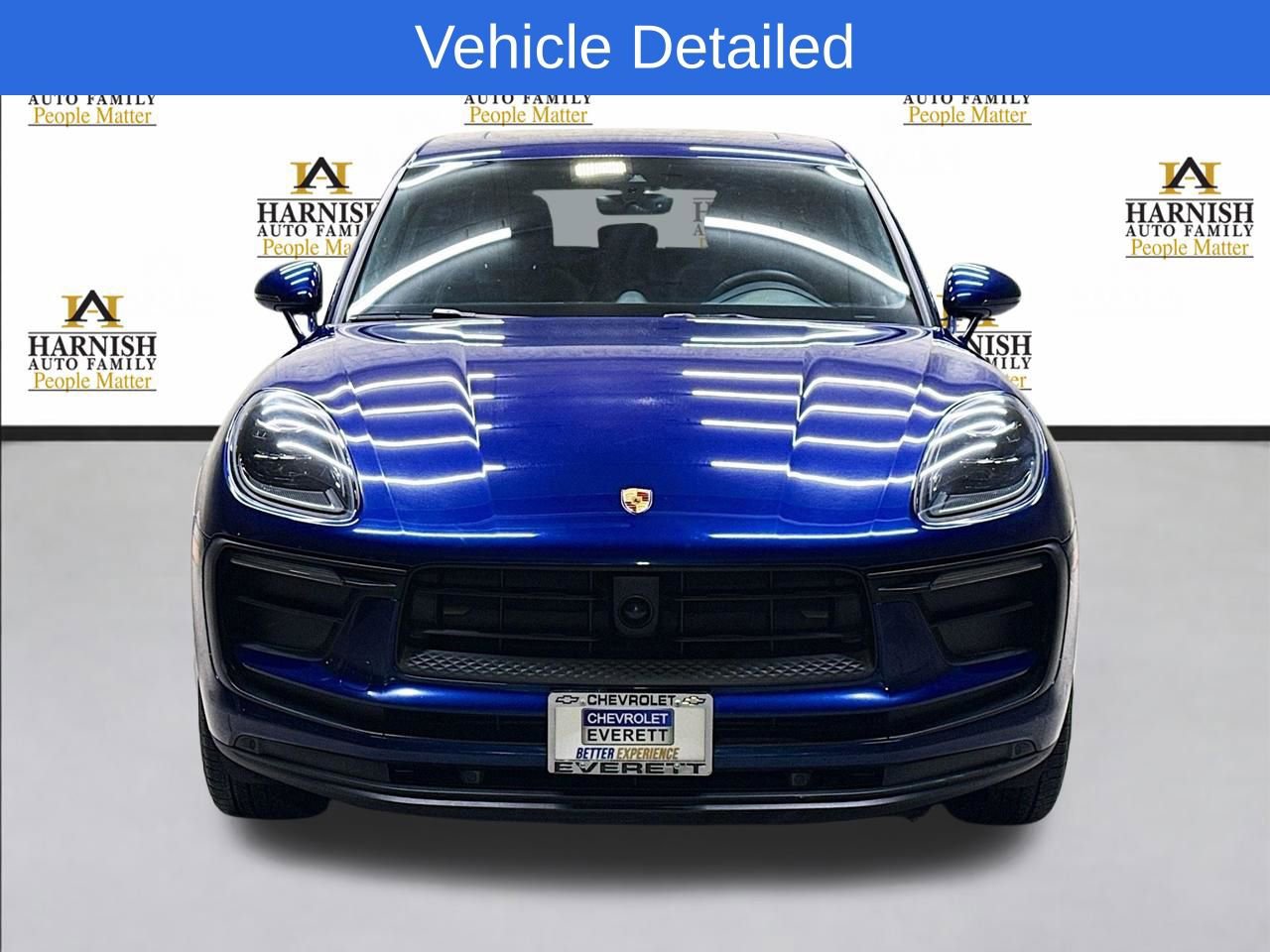 Used 2024 Porsche Macan AWD/4WD image 2