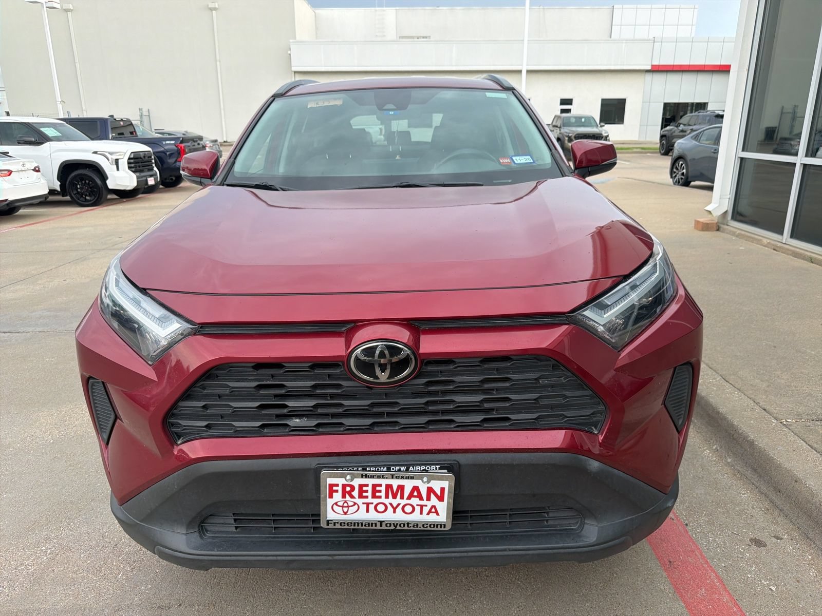 Used 2022 Toyota RAV4 XLE AWD/4WD image 3