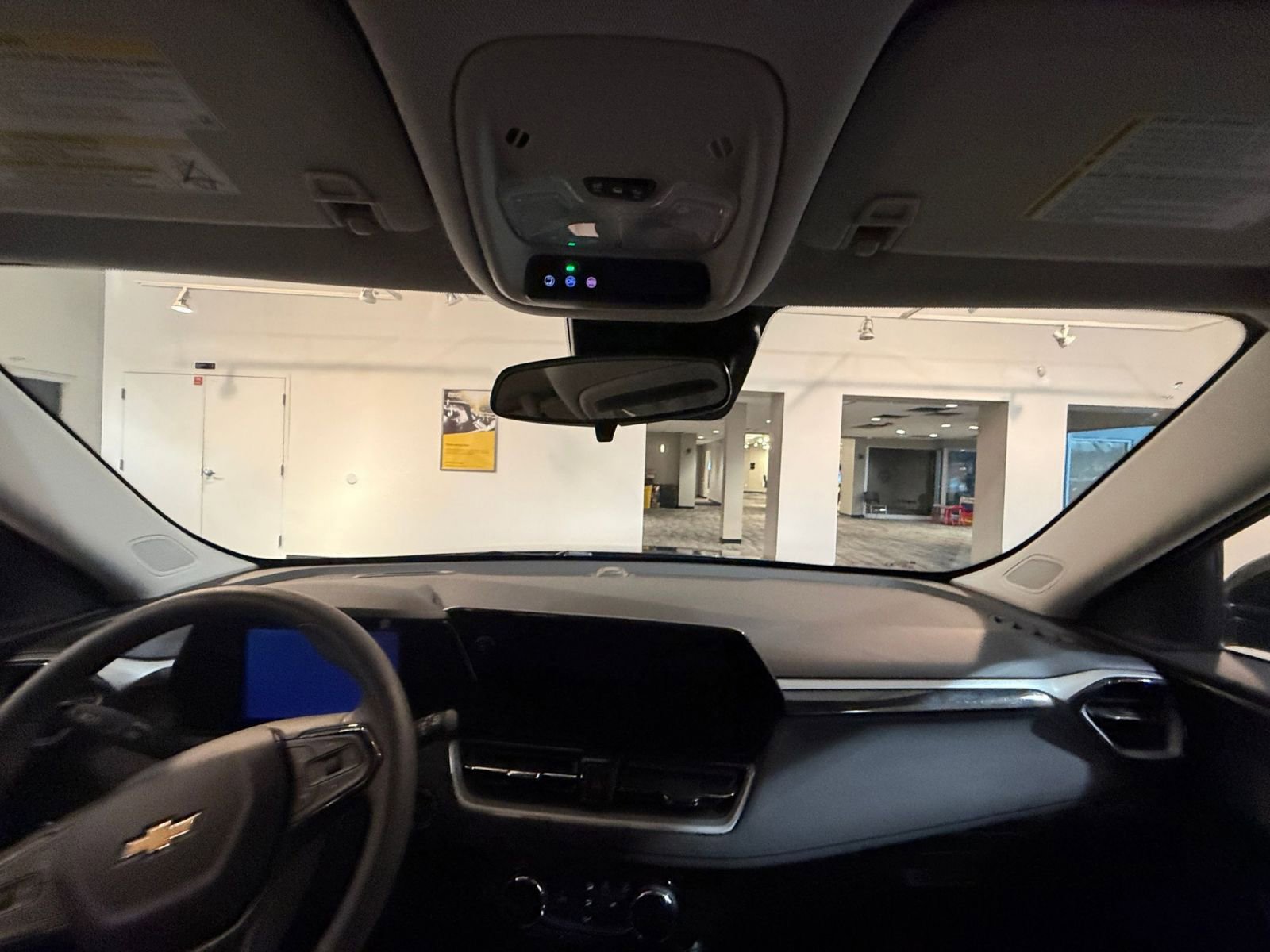 Used 2025 Chevrolet TrailBlazer LT image 32