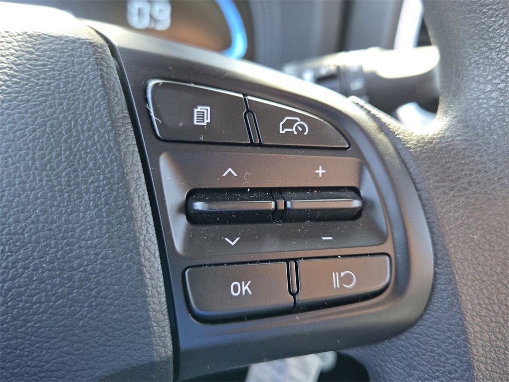 Certified 2025 Hyundai Venue SE image 26