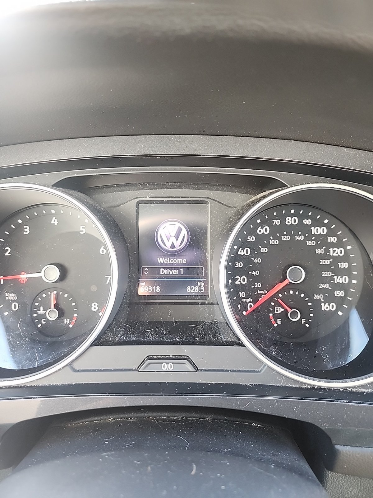 Used 2020 Volkswagen Tiguan SE w/ Panoramic Sunroof Package AWD/4WD image 11