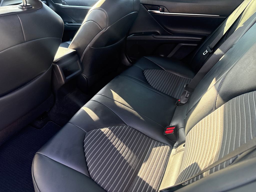 Used 2019 Toyota Camry SE FWD image 16