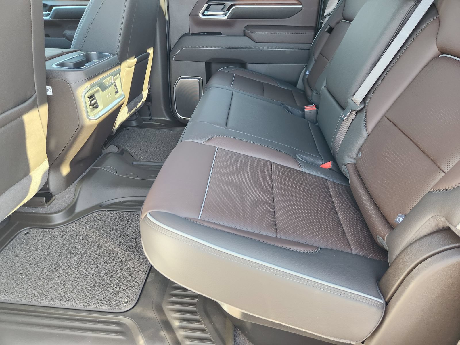 New 2026 GMC Sierra 2500 Denali w/ Denali Reserve Package AWD/4WD image 34