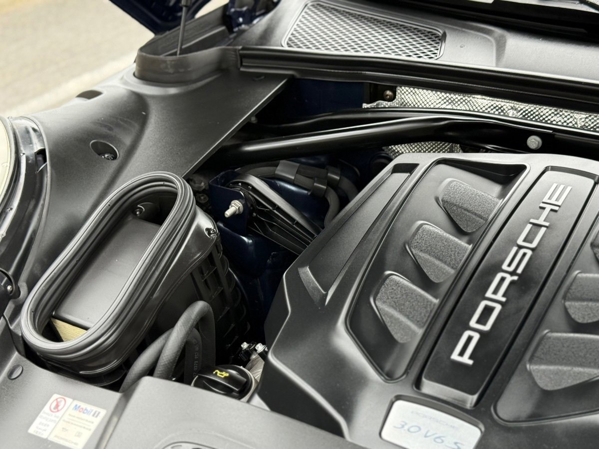 Used 2015 Porsche Macan S AWD/4WD image 42