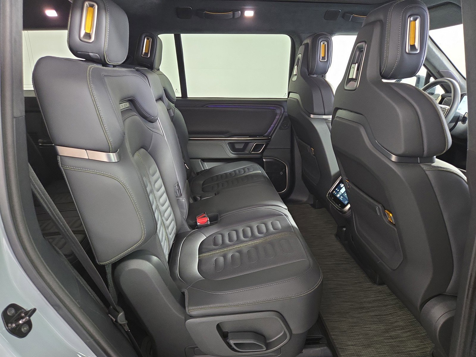 Used 2023 Rivian R1S Adventure AWD/4WD image 23