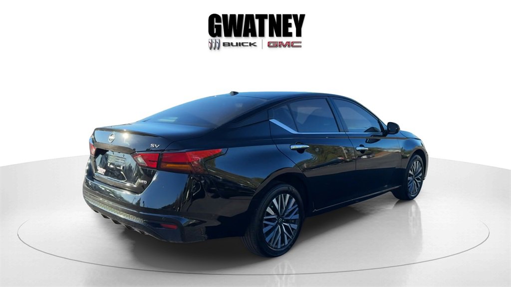 Used 2024 Nissan Altima 2.5 SV image 6