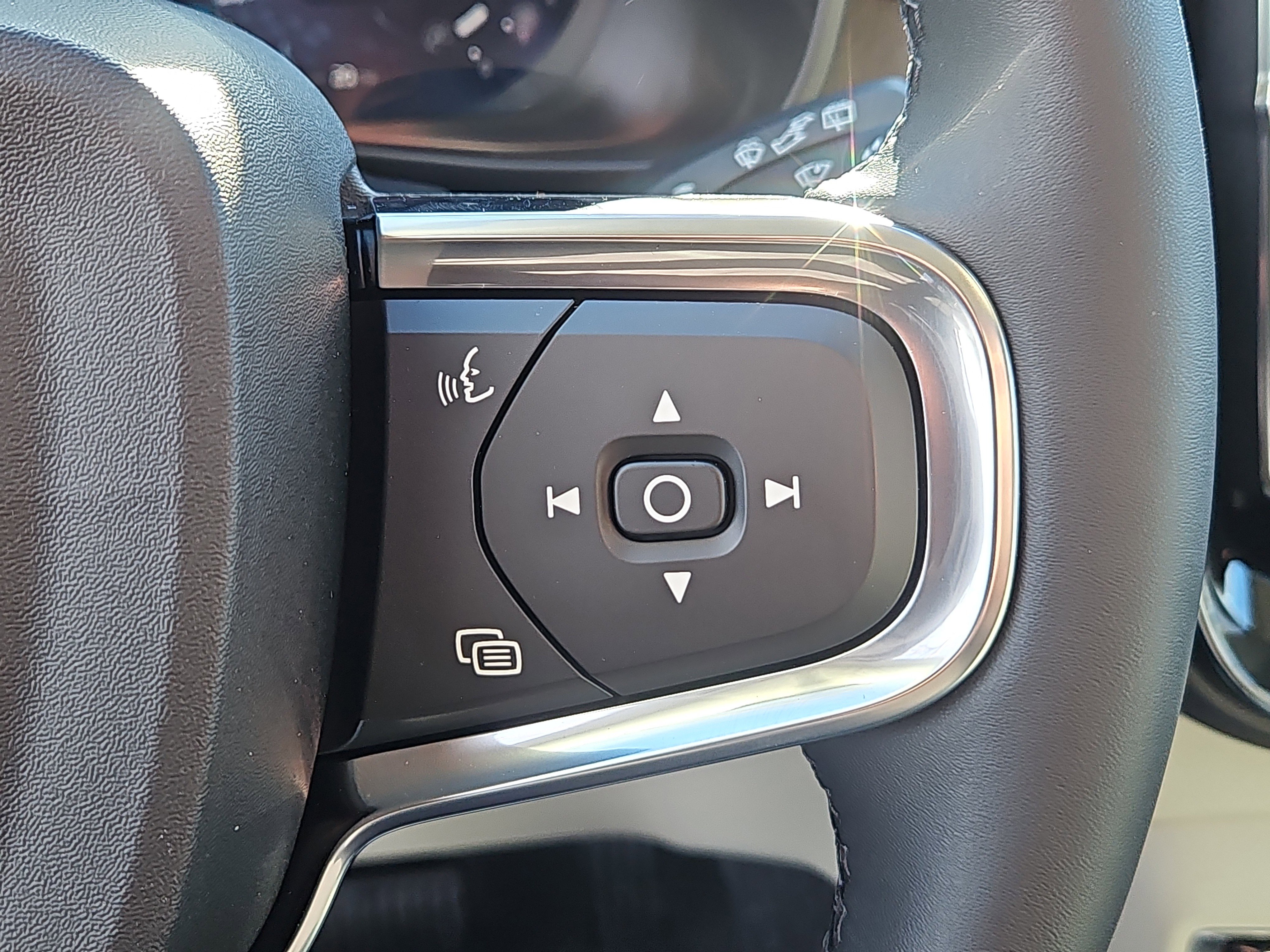 New 2026 Volvo XC40 B5 Plus w/ Protection Package Premier image 16