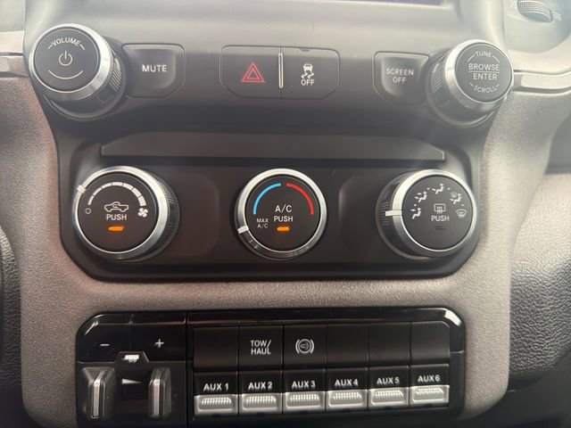 Used 2024 RAM 5500 Tradesman w/ Chrome Appearance Group AWD/4WD image 35