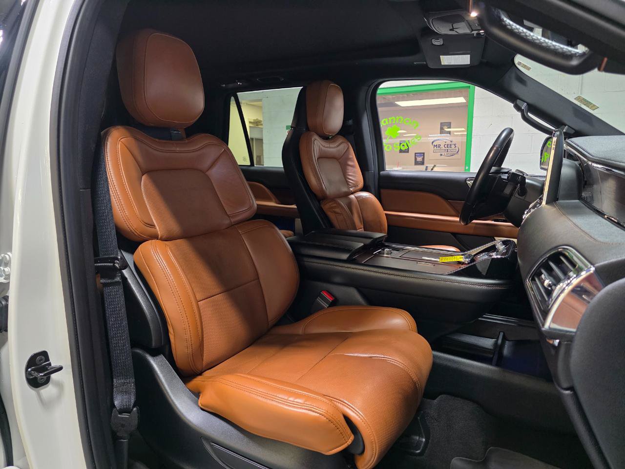 Used 2021 Lincoln Navigator Reserve AWD/4WD image 29