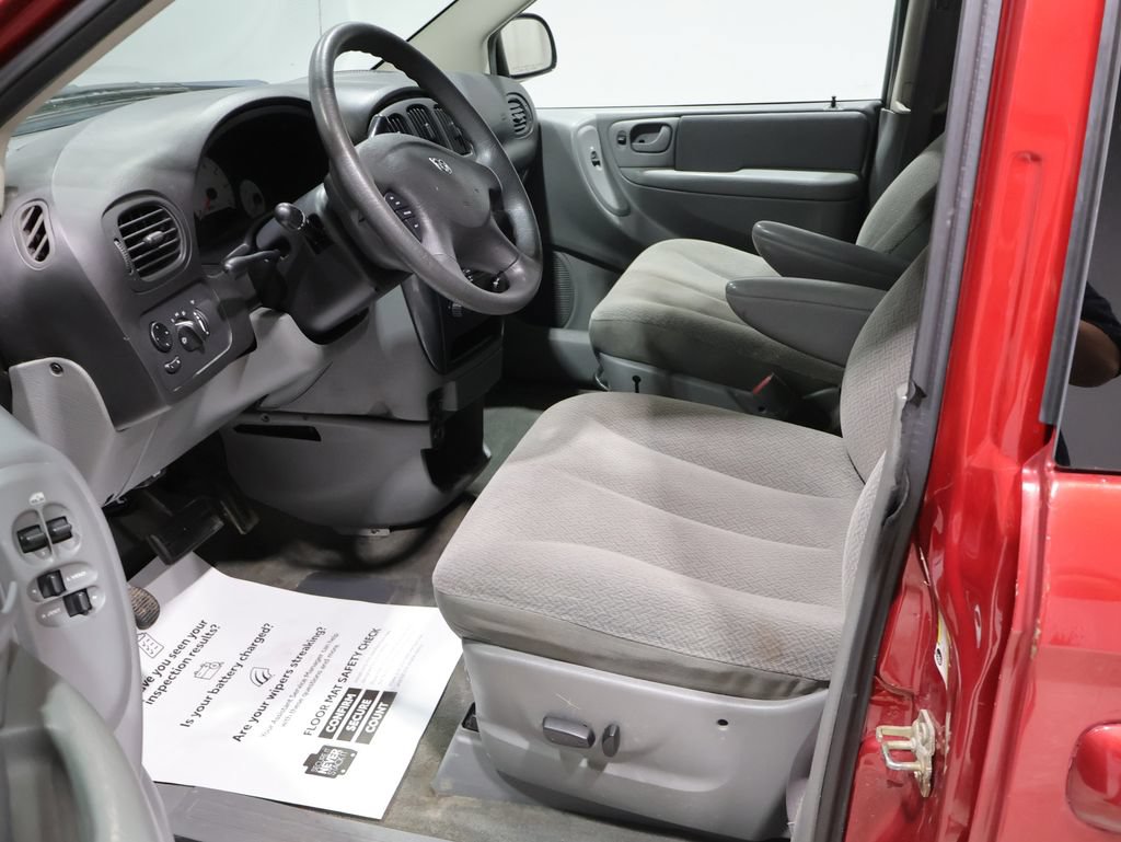 Used 2006 Dodge Caravan SXT w/ Popular Equipment Group I FWD image 11