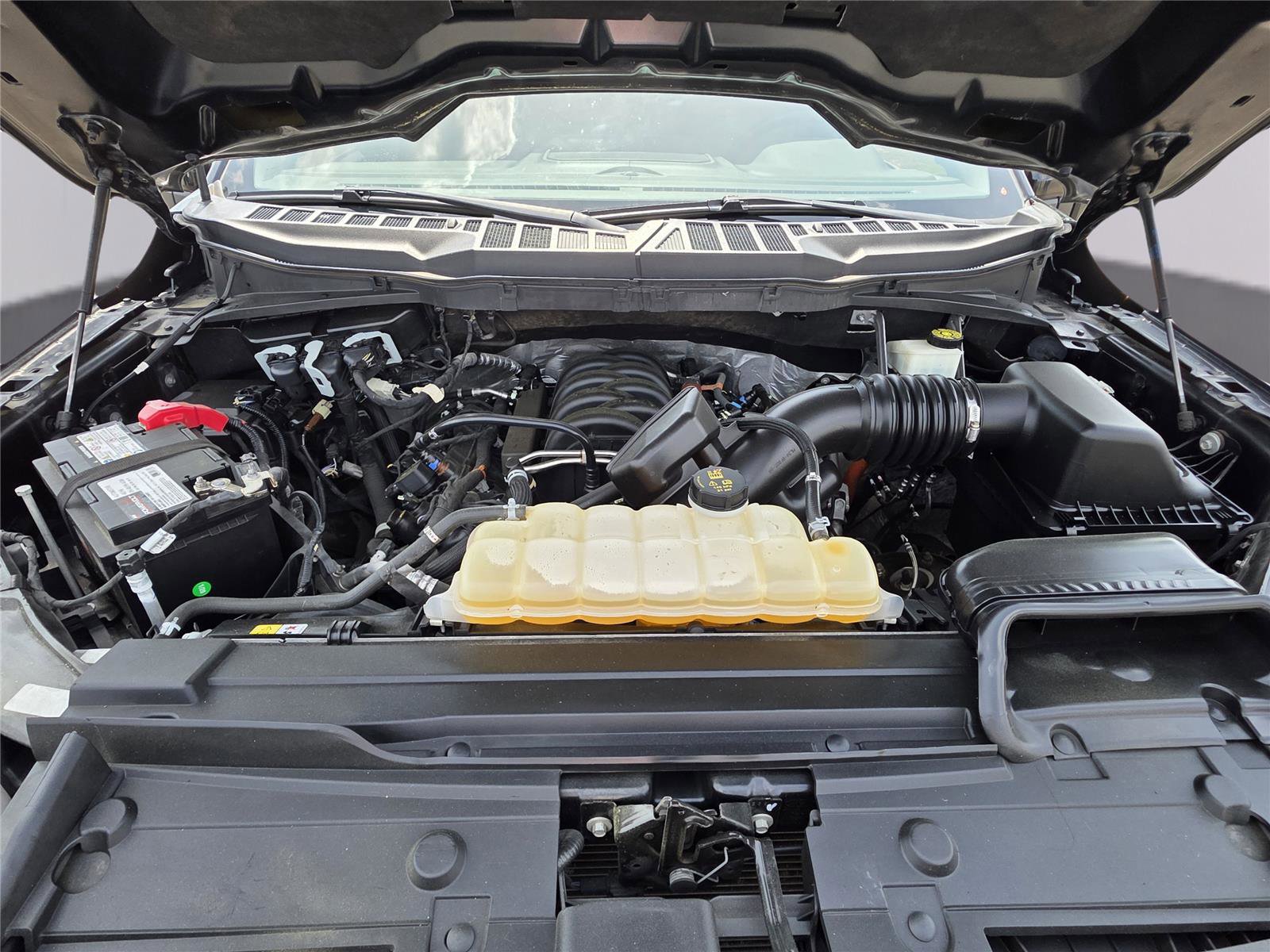 Used 2022 Ford F150 Lariat w/ Equipment Group 501A Mid image 40