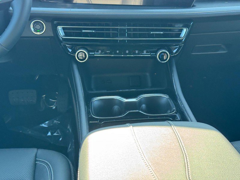 New 2026 Chevrolet Traverse LT image 11