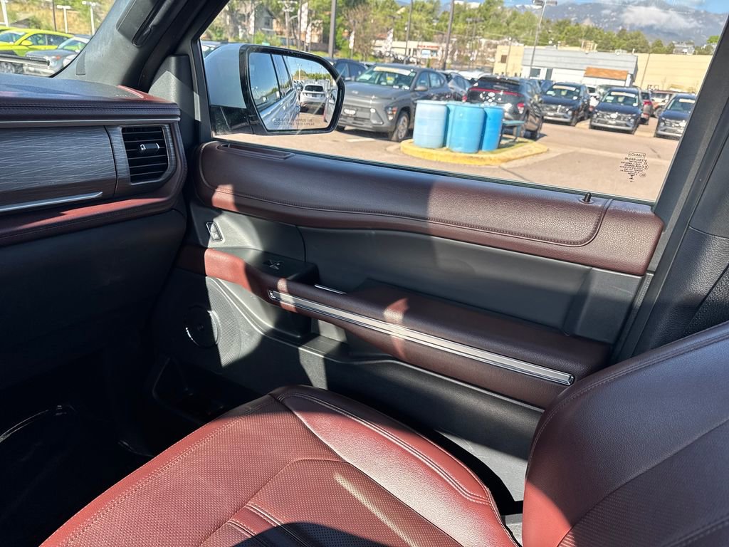 Used 2023 Ford Expedition Limited AWD/4WD image 45