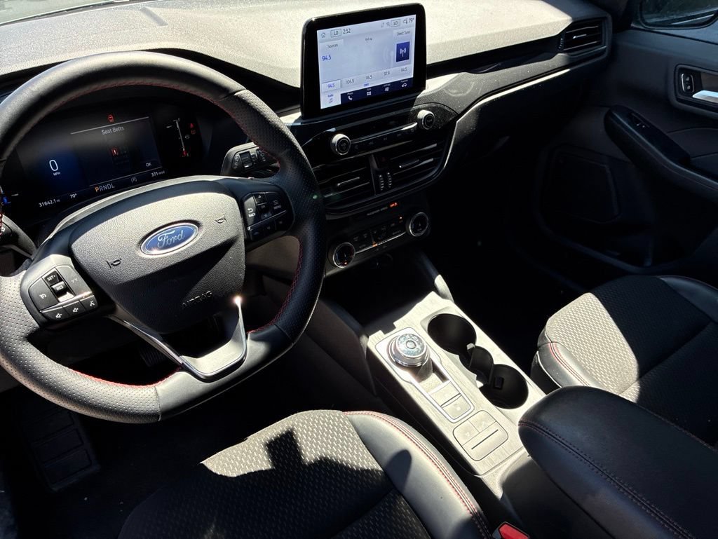 Used 2025 Ford Escape ST-Line AWD/4WD image 18