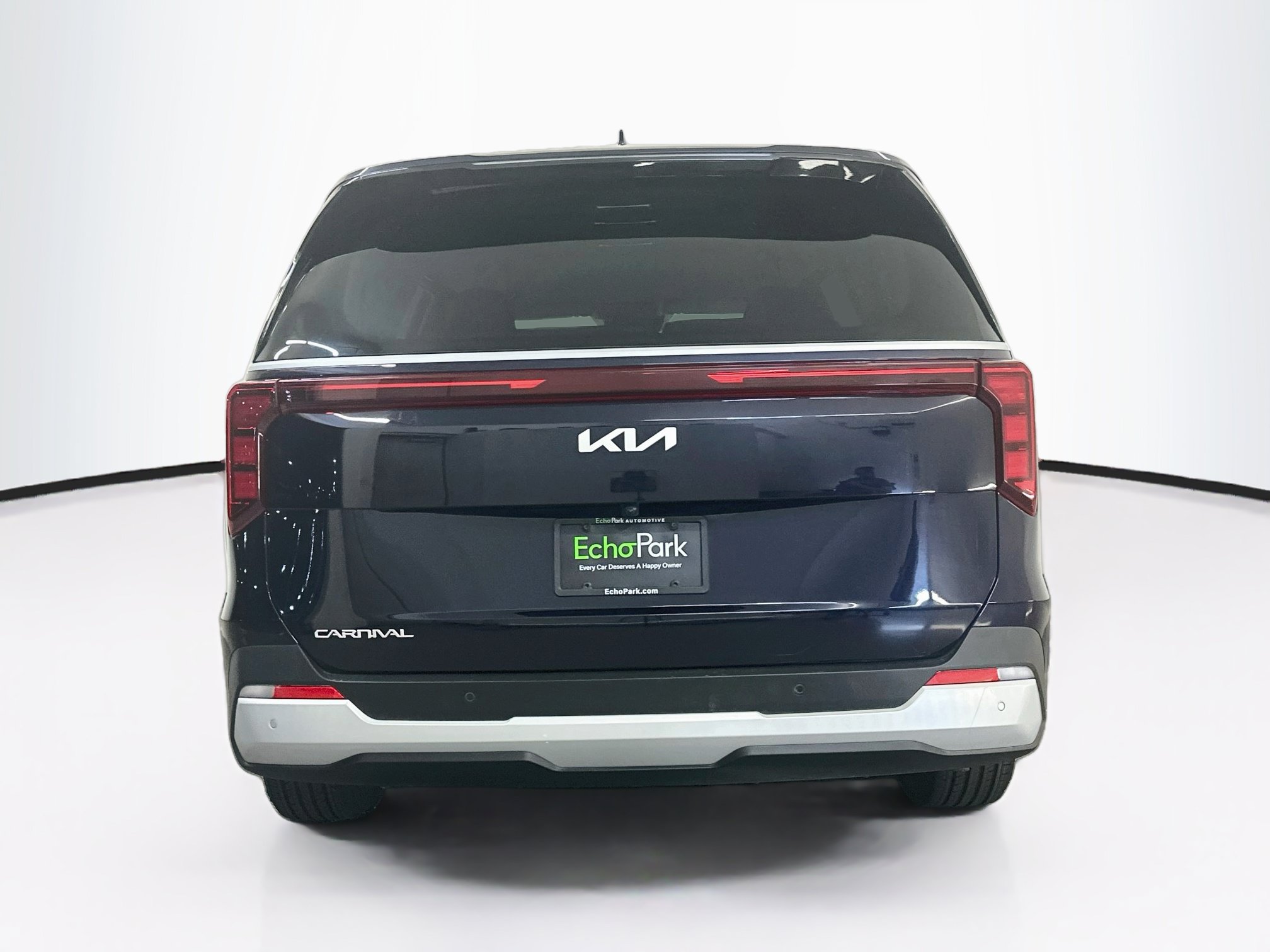 Used 2025 Kia Carnival FWD image 7