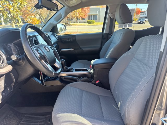 Used 2022 Toyota Tacoma SR5 AWD/4WD image 14