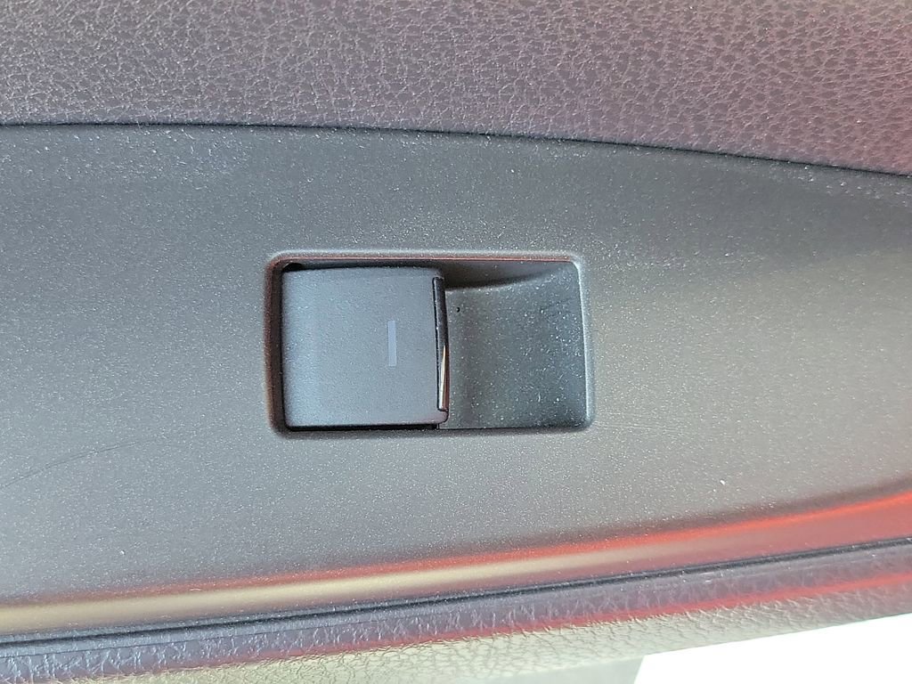 Used 2024 Toyota Camry SE image 18