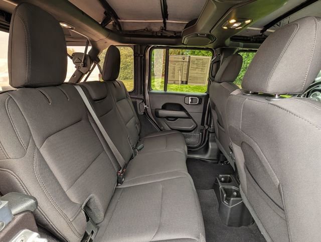 Used 2019 Jeep Wrangler Unlimited Sahara AWD/4WD image 28