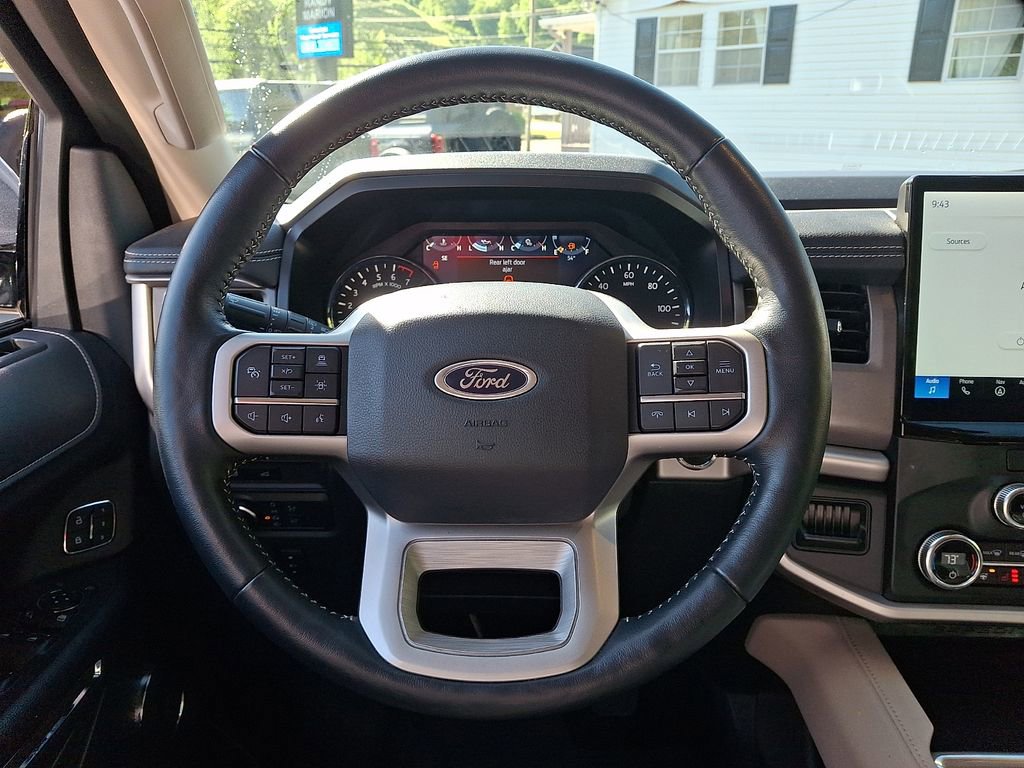 Used 2022 Ford Expedition XLT AWD/4WD image 19